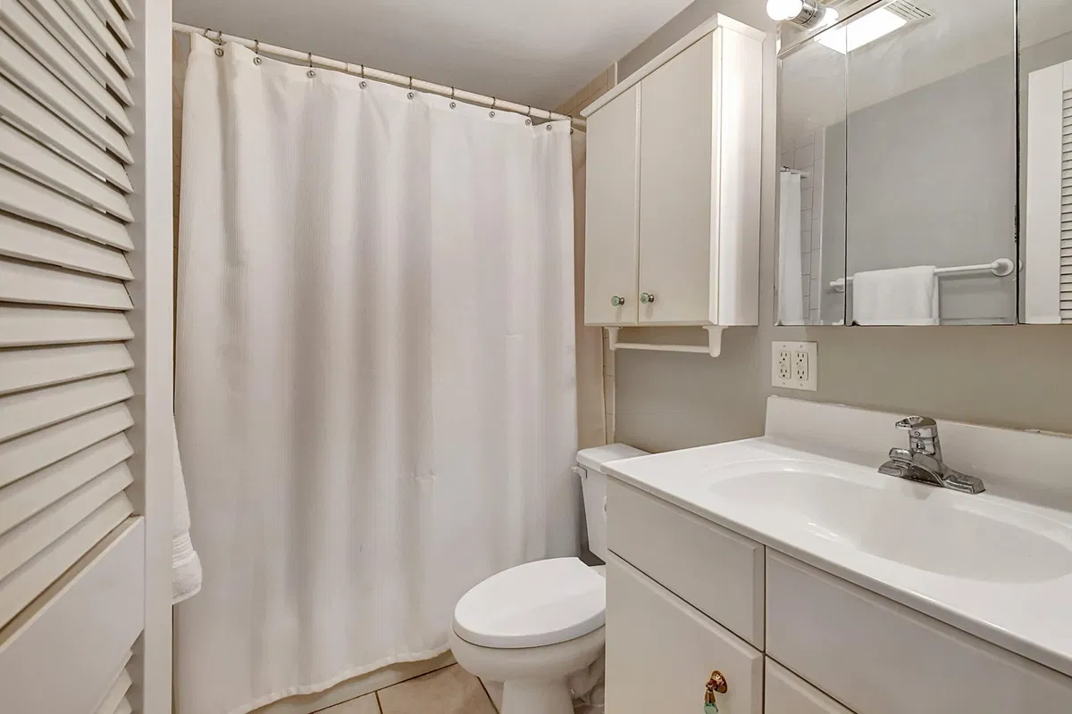 Unit 0150 photo 13