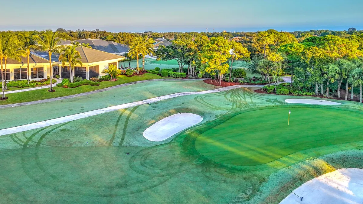Willoughby Golf Club Residence photo 46