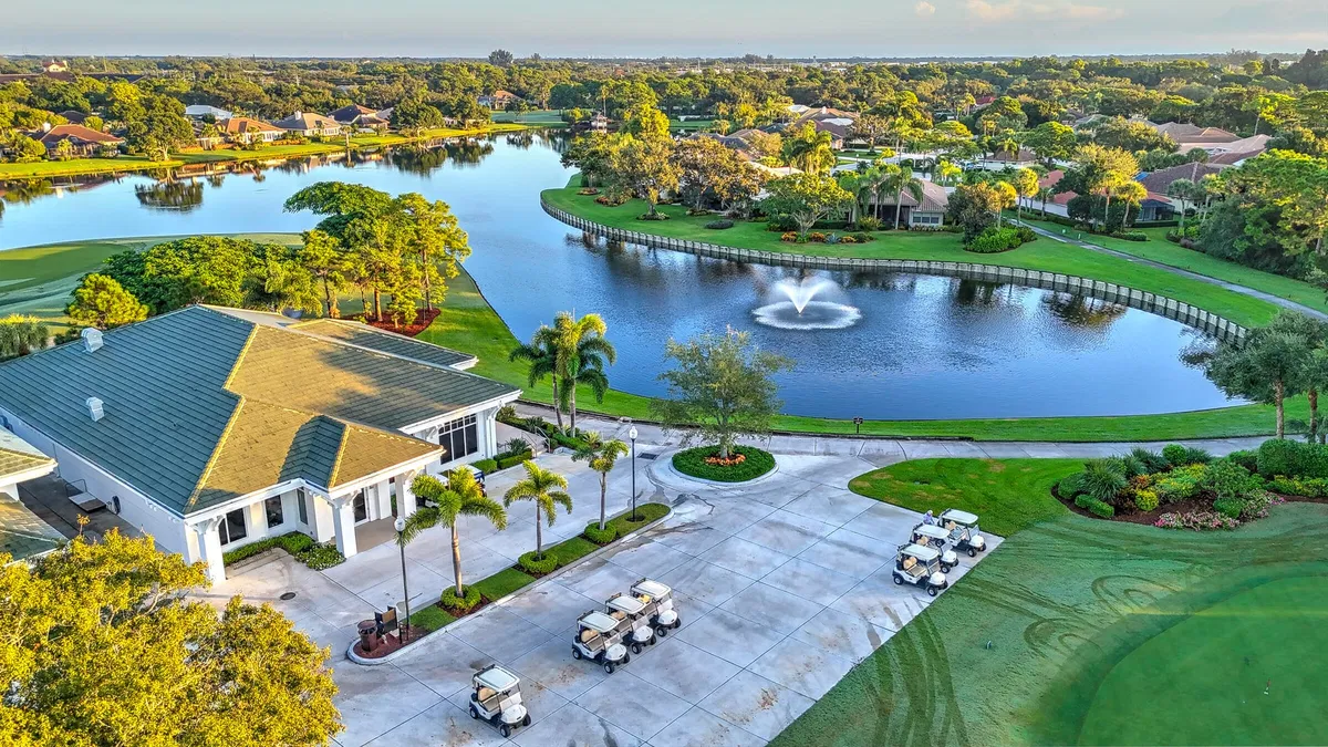 Willoughby Golf Club Residence photo 49