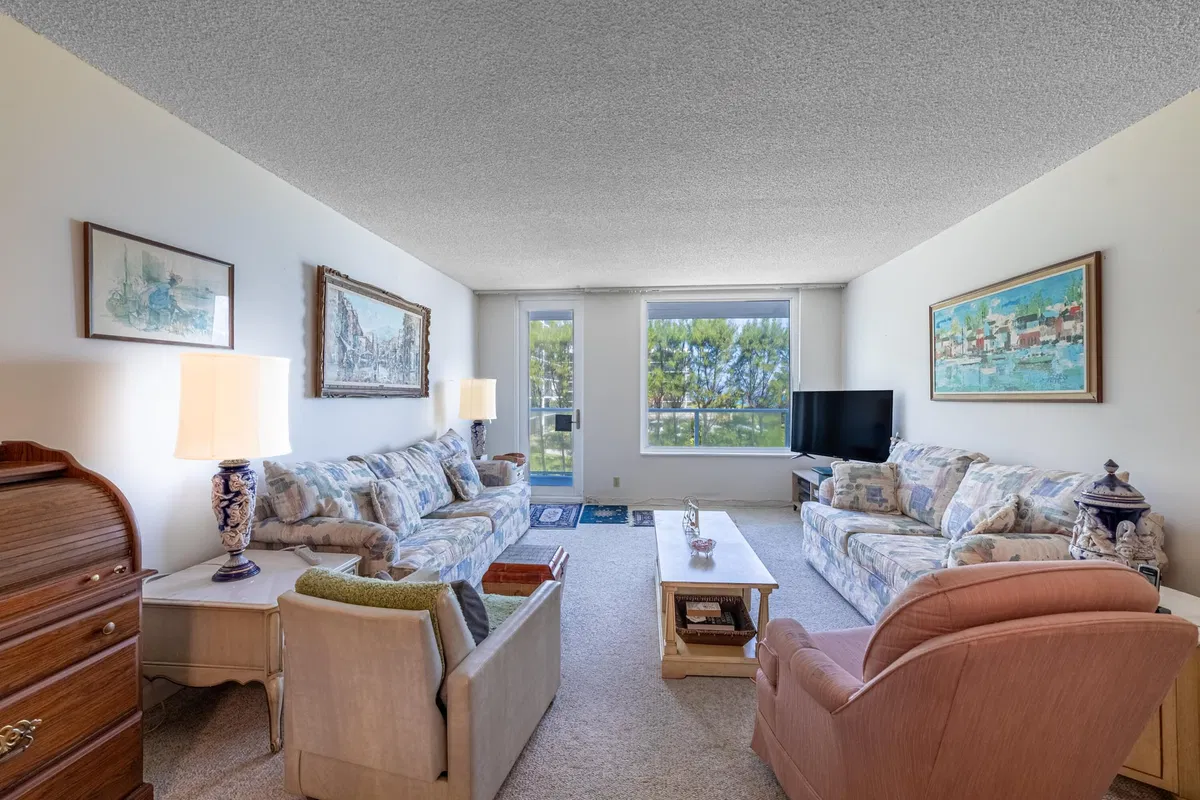 The Patrician of Palm Beach Unit 206 photo 7