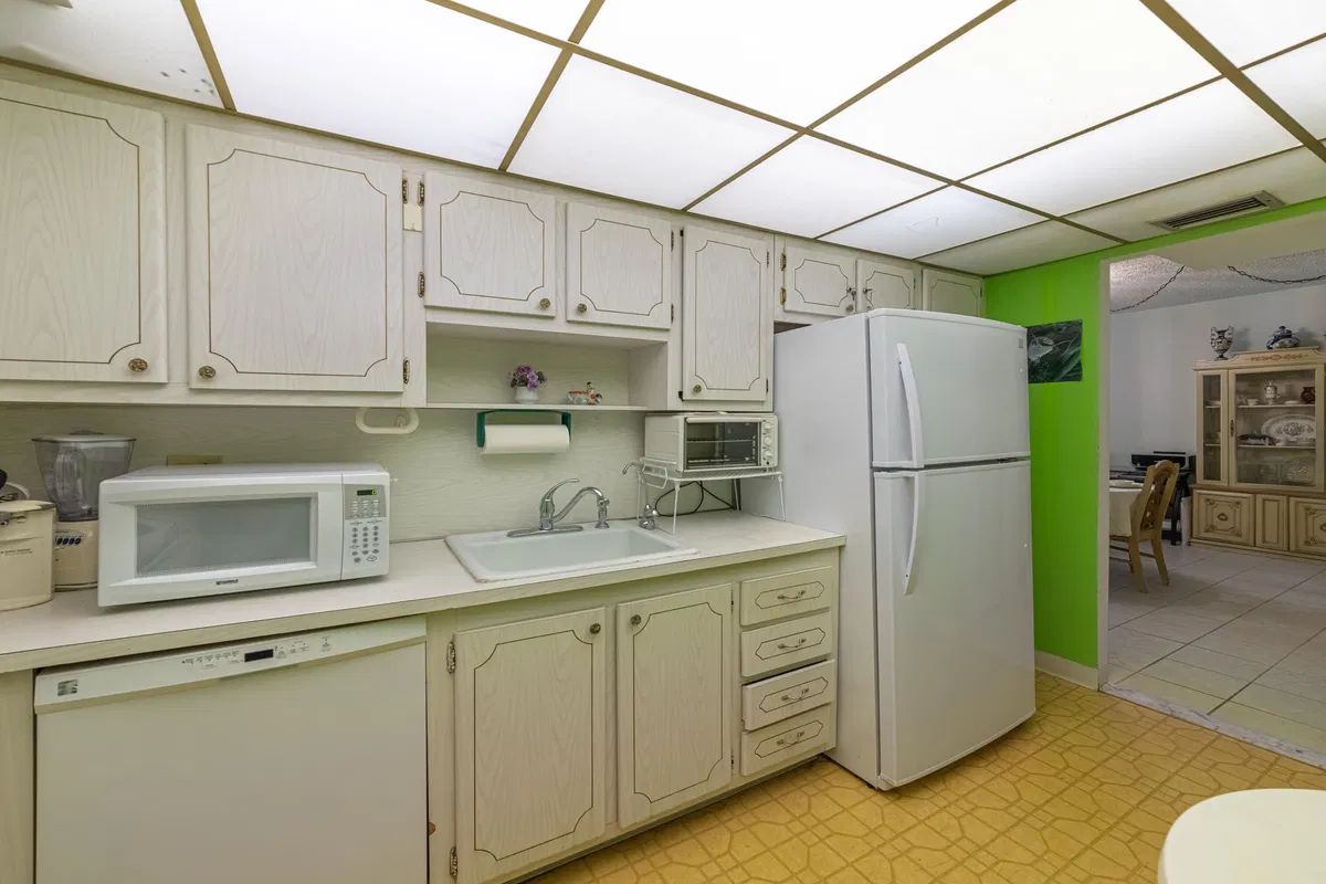 The Patrician of Palm Beach Unit 206 photo 10