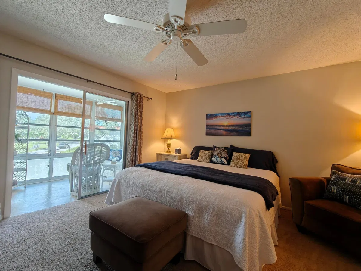 Unit 3-311 photo 34