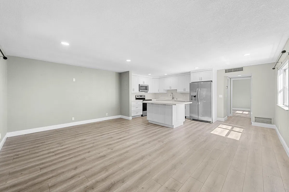 Residence photo 4
