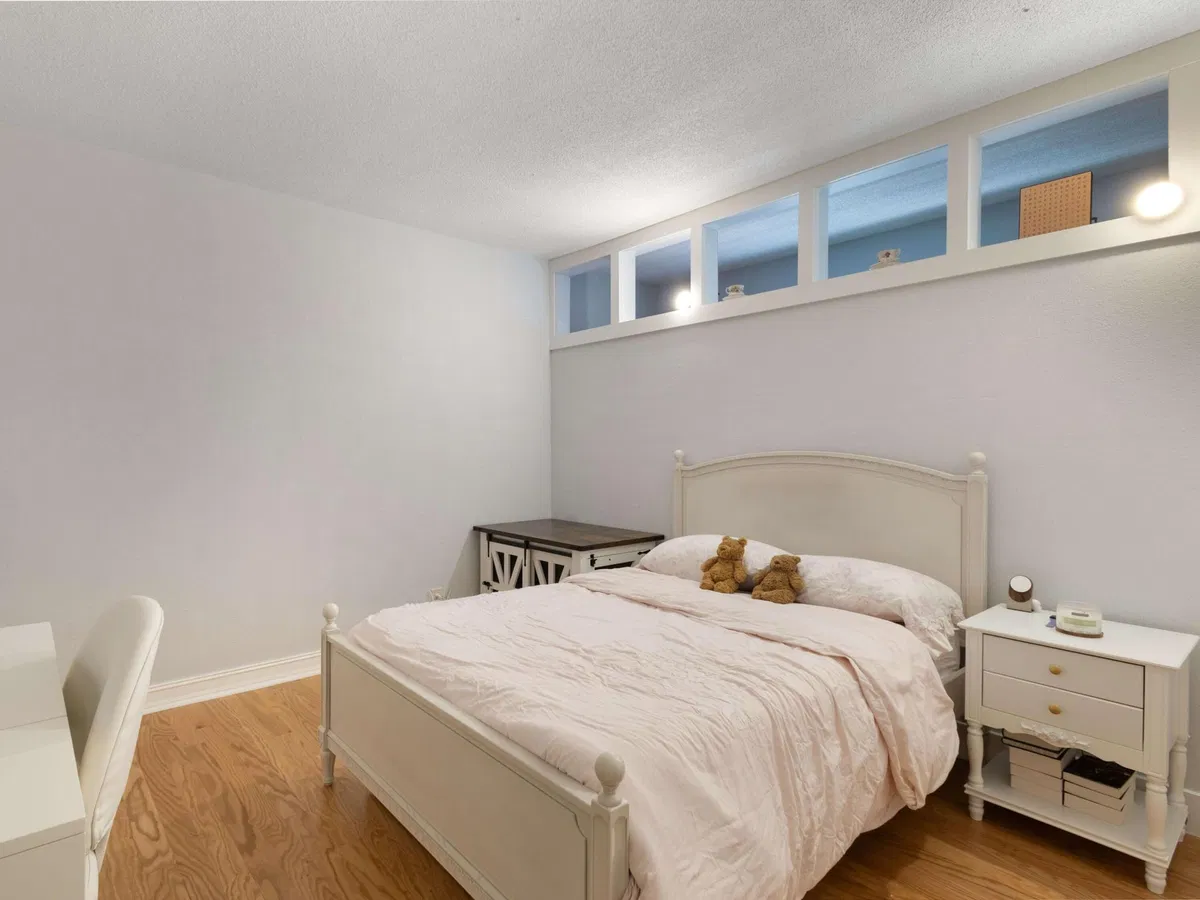 Unit 2140 photo 19
