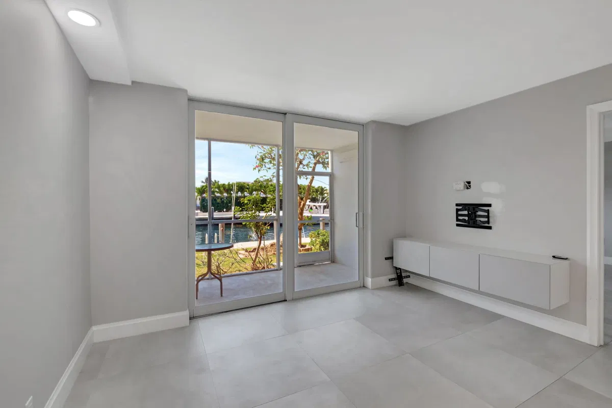 Unit 103 photo 16