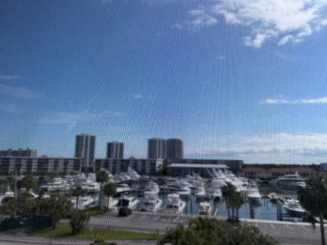 Unit 402 photo 22