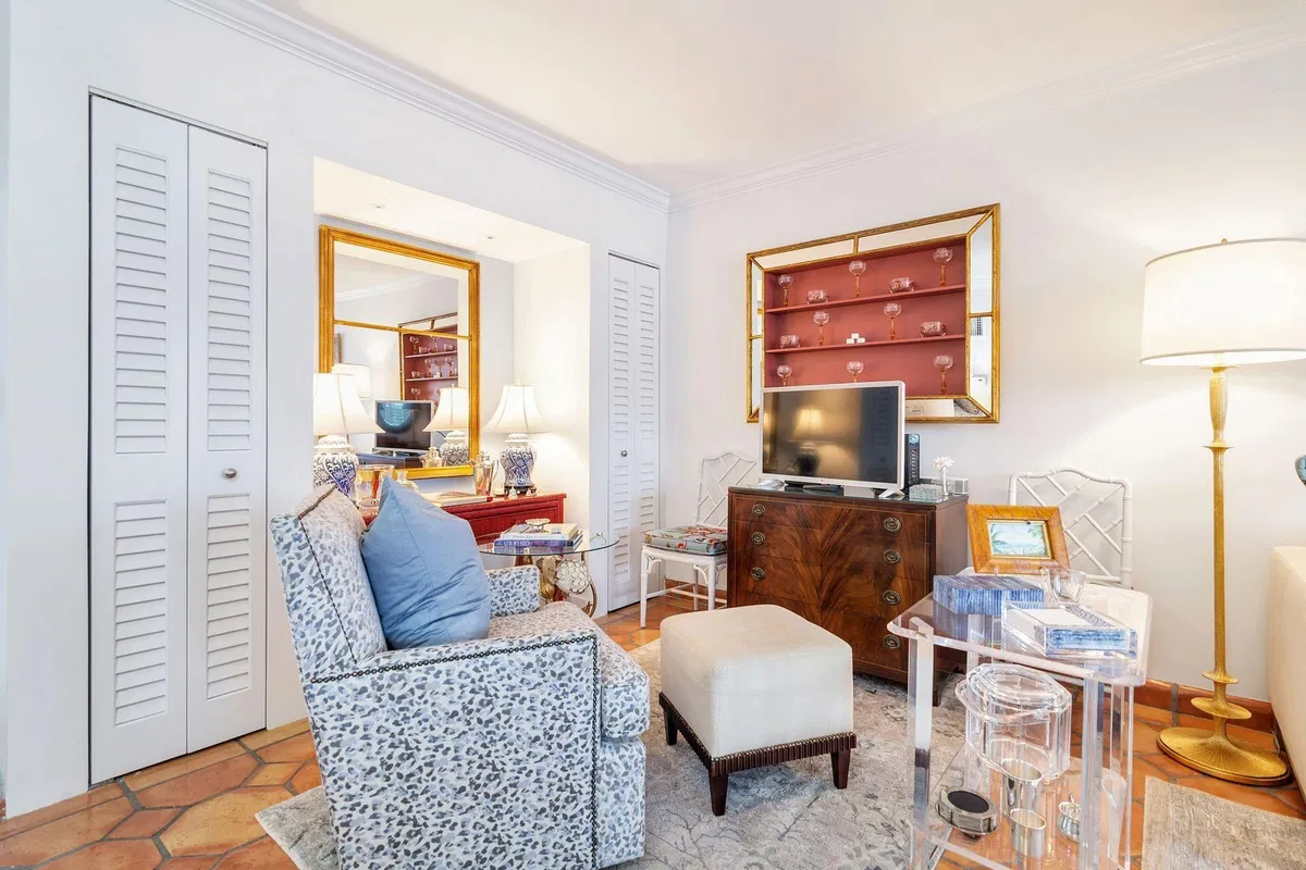 In-Town Palm Beach Unit 1040 photo 7