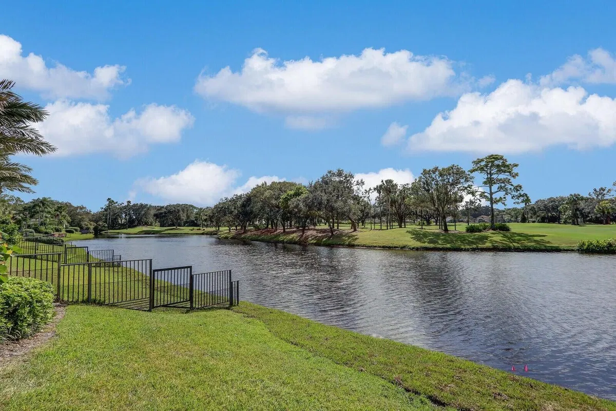 Frenchman's Creek Residence photo 4