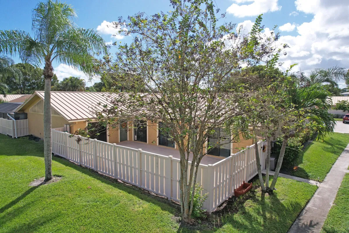 Old Palm Golf Club Residence