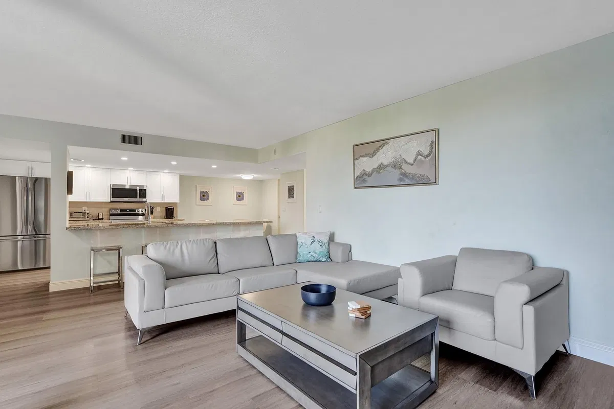 Unit 2304 photo 25