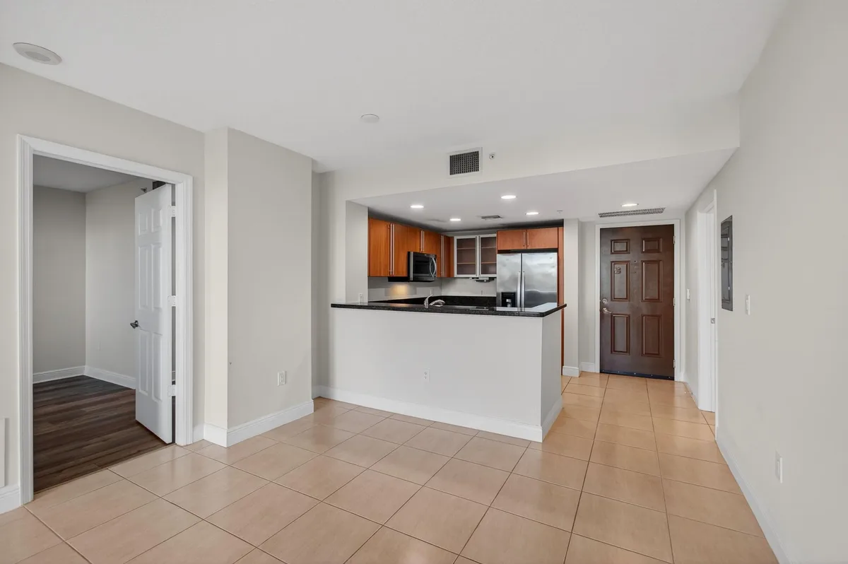 610 Clematis Unit 532 photo 22