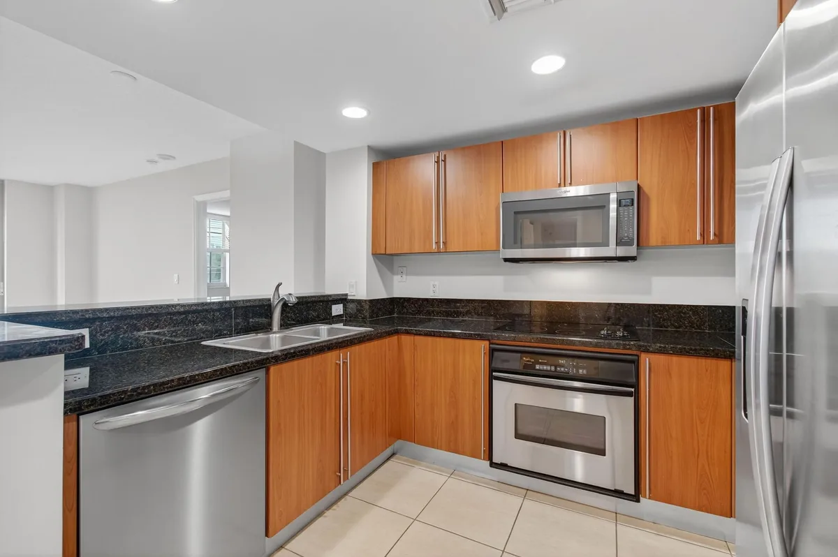 610 Clematis Unit 532 photo 25