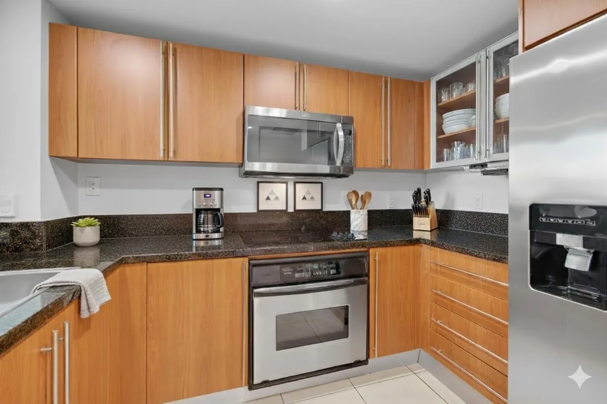 610 Clematis Unit 532 photo 28