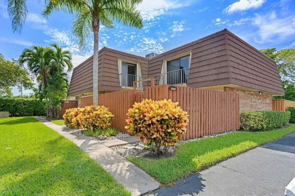 Residence photo 19