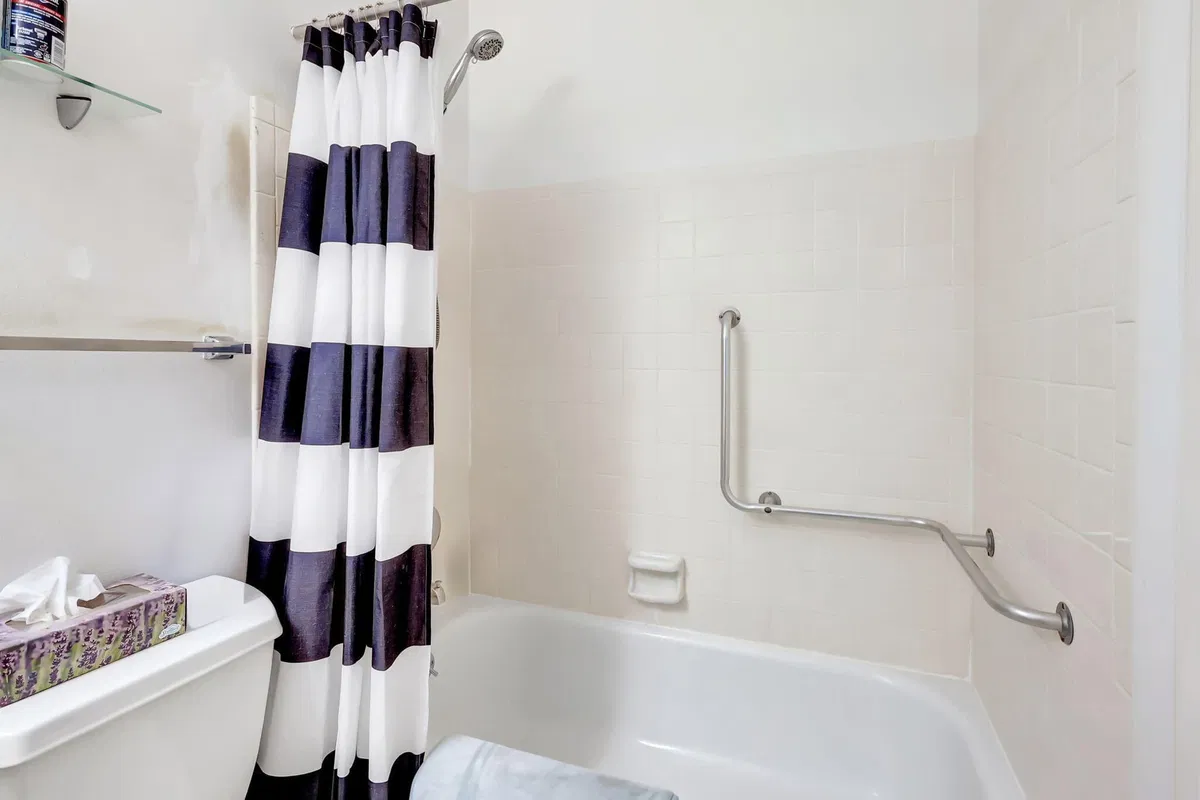 Unit 117-7 photo 22