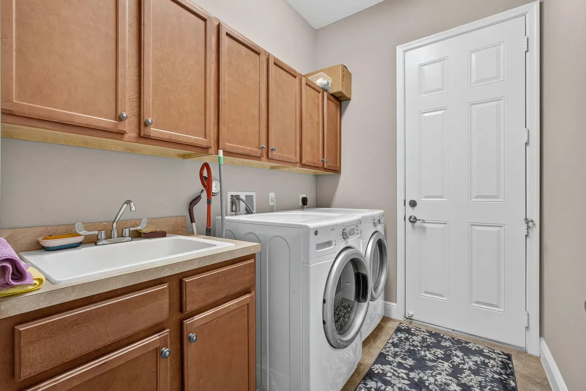  Residence photo 34