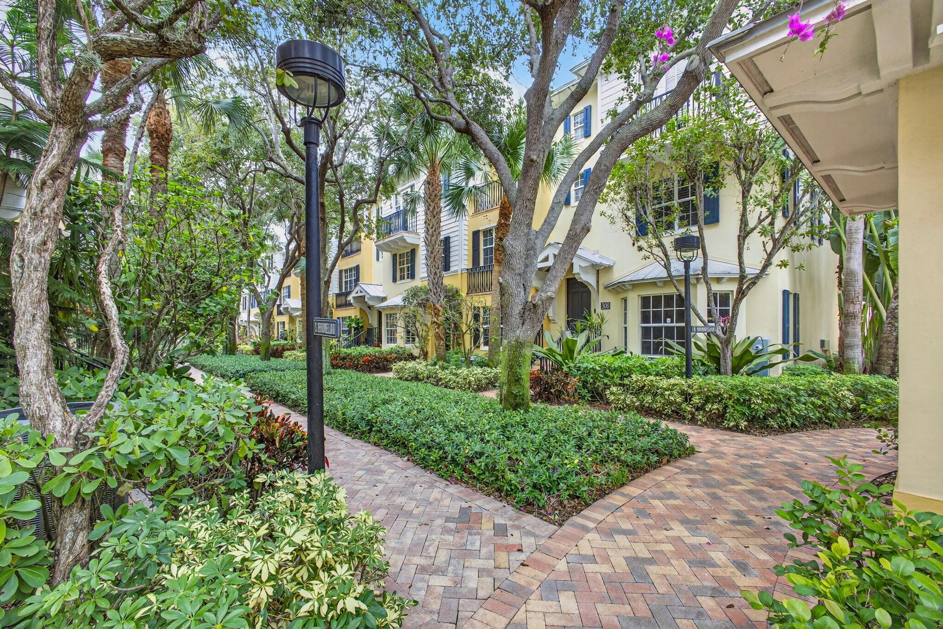 Magnolia Court Residence