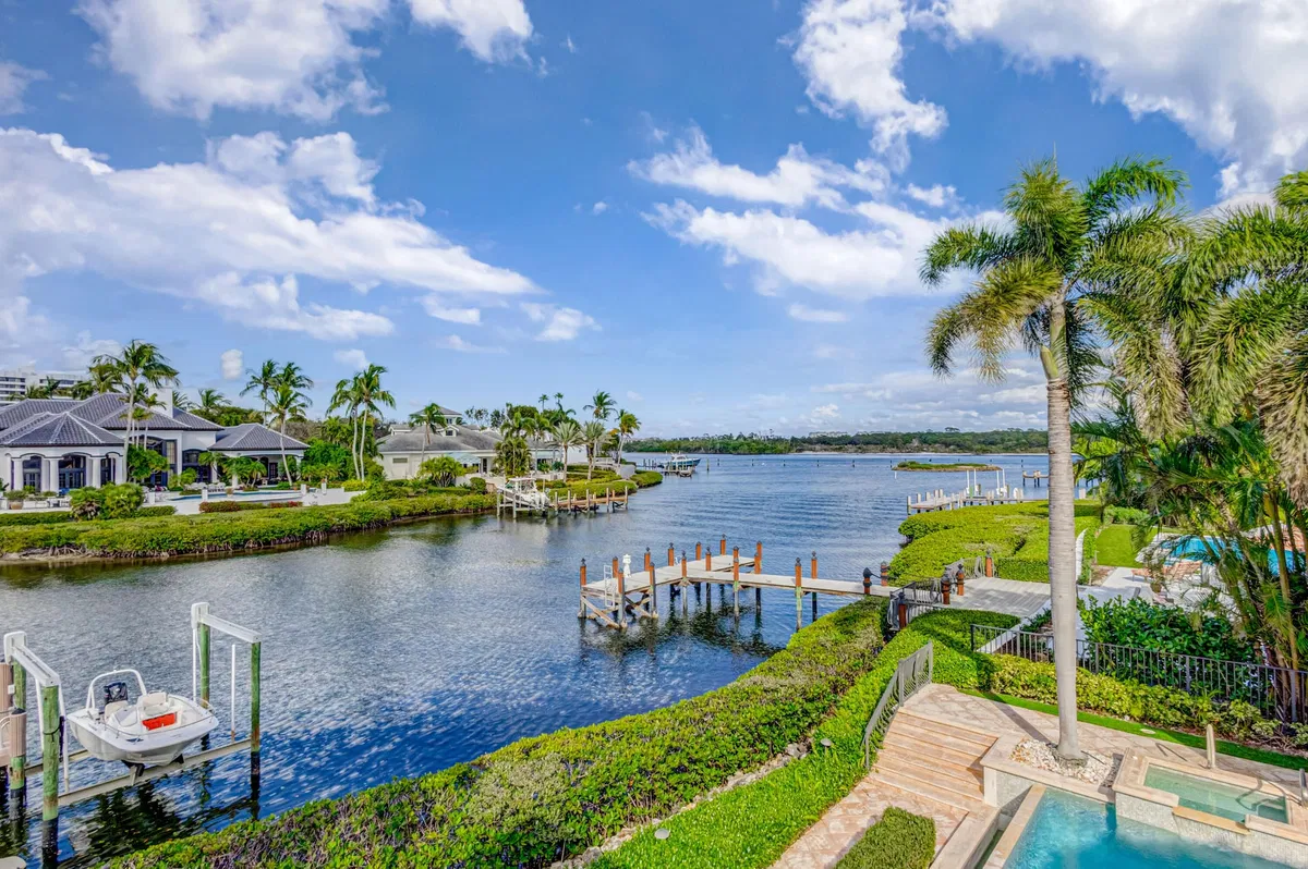Admirals Cove Residence photo 31