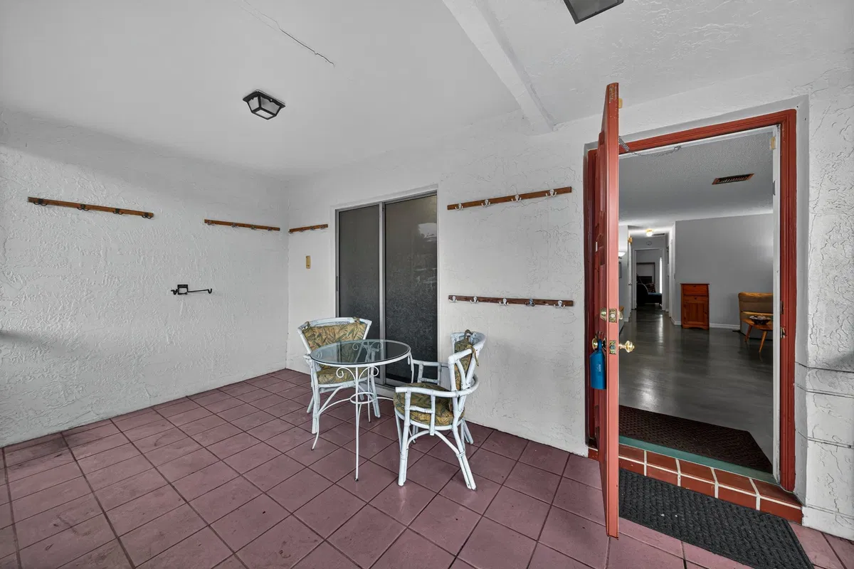 Residence photo 25