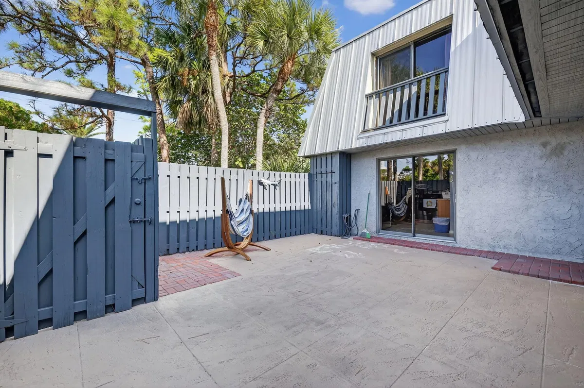 Residence photo 25