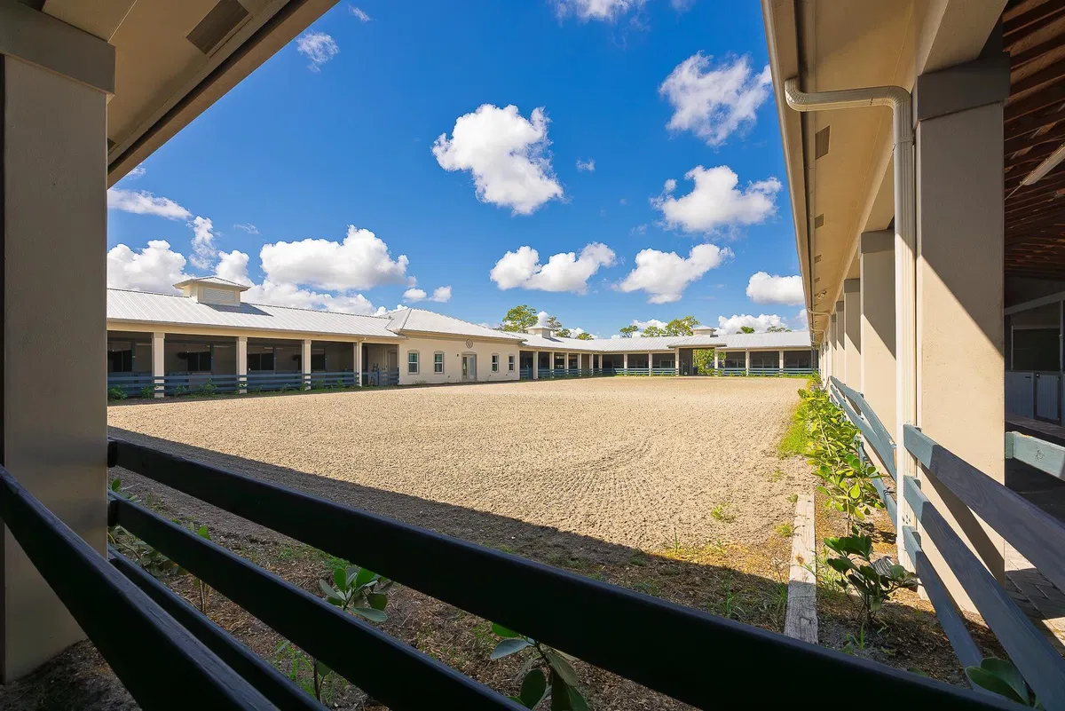 Unit (stalls) photo 16