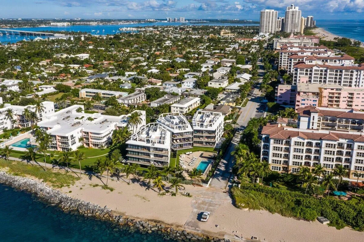 Singer Island Unit 304 photo 4