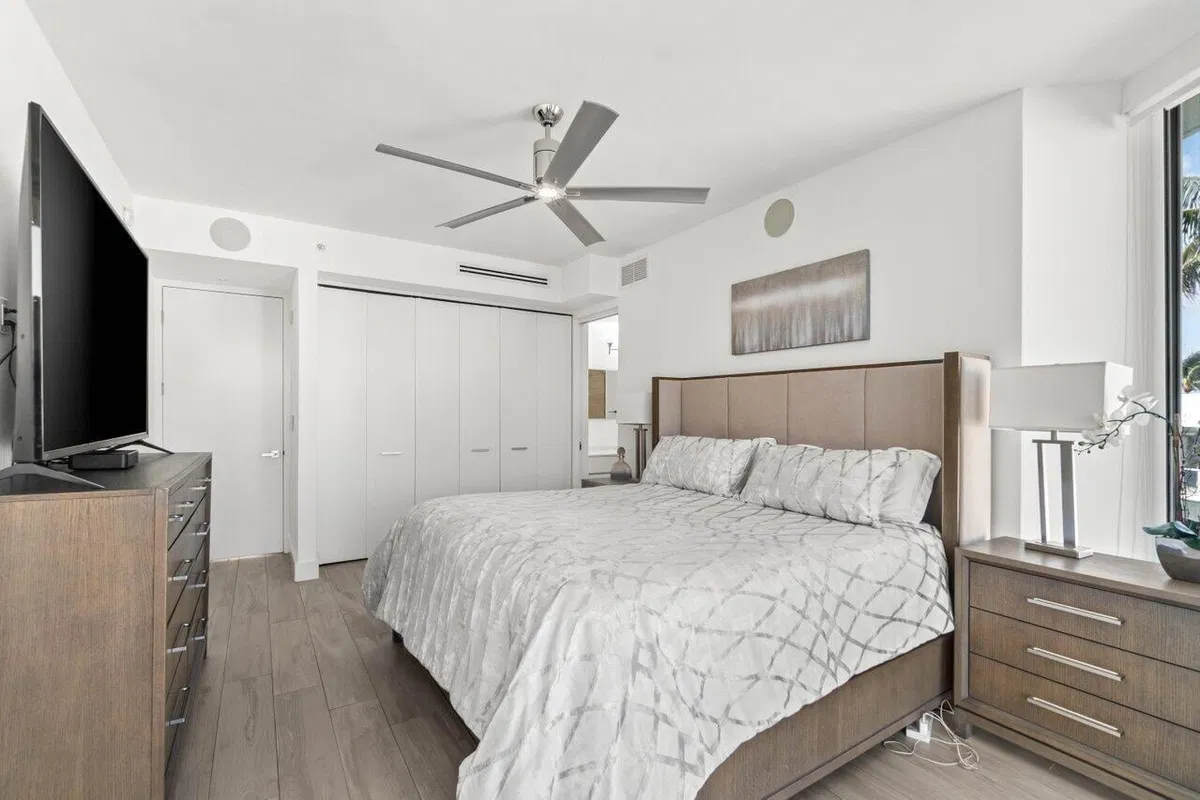 Singer Island Unit 304 photo 13