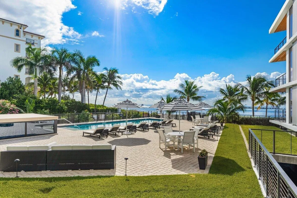Singer Island Unit 304 photo 31