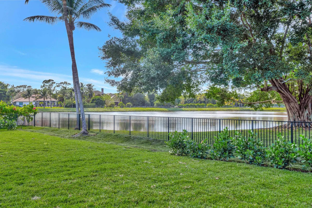 Steeplechase Residence photo 79
