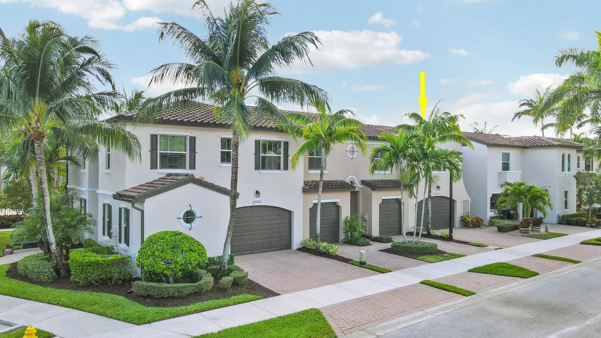 Old Palm Golf Club Residence