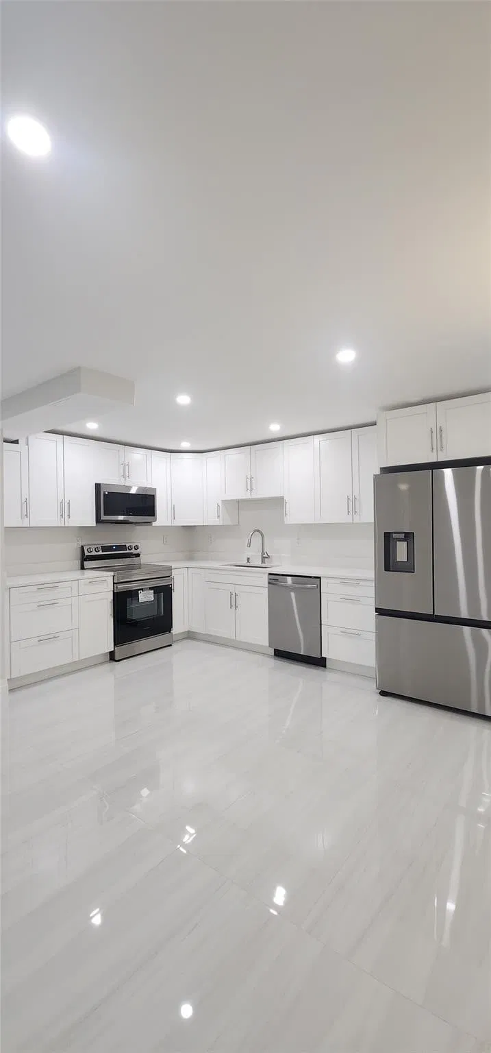Unit 343 photo 7