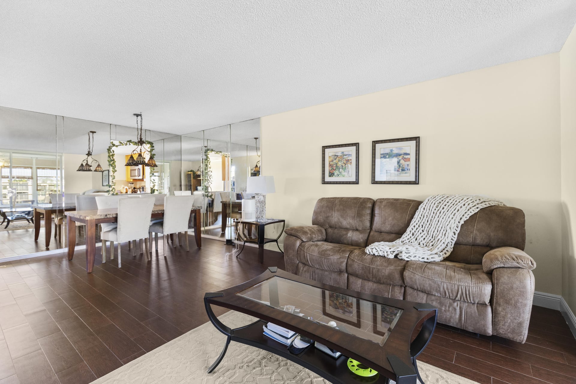 Unit 404 photo 7