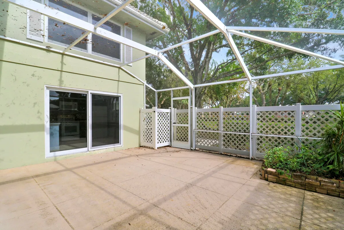  Residence photo 7
