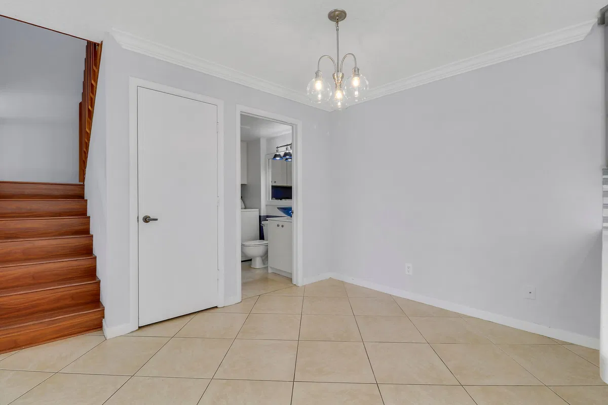  Residence photo 25
