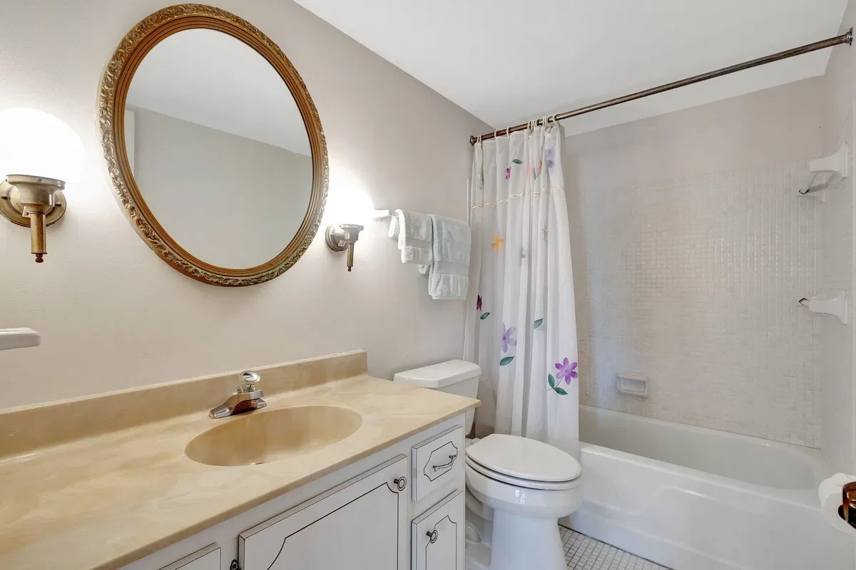  Unit 109 photo 13
