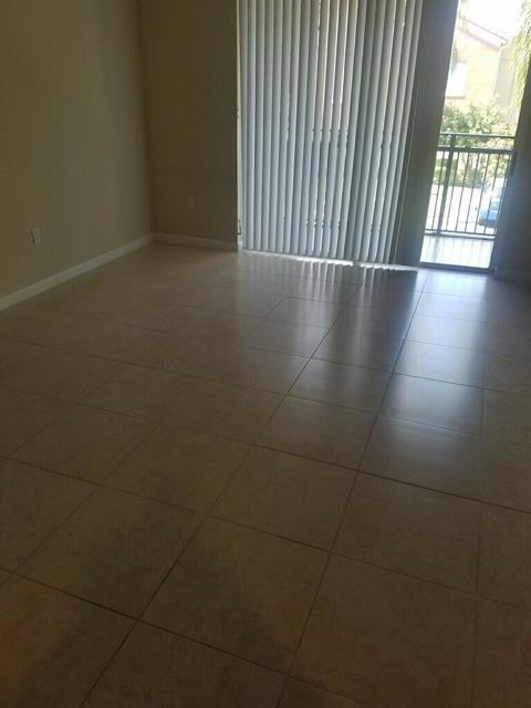 Unit 206 photo 4