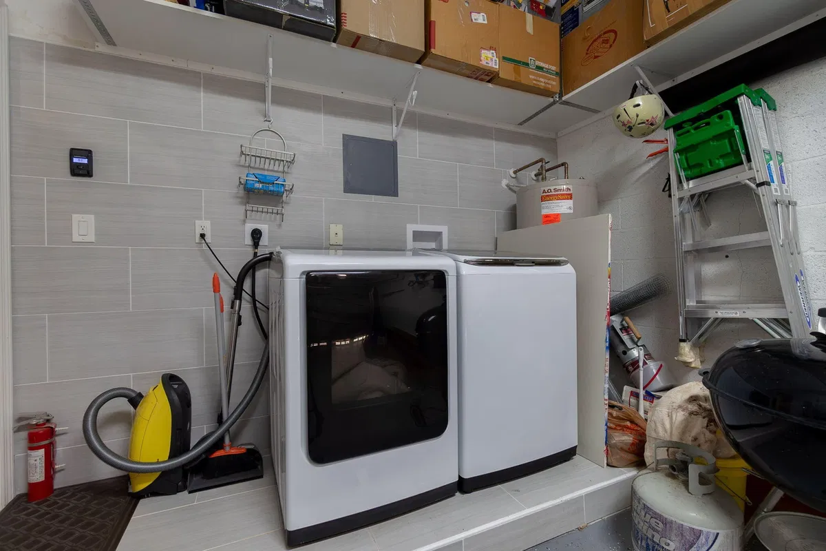 Residence photo 25