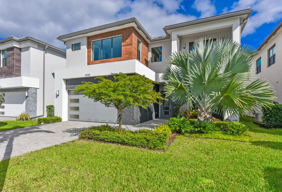 Lotus Palm Boca Raton Residence