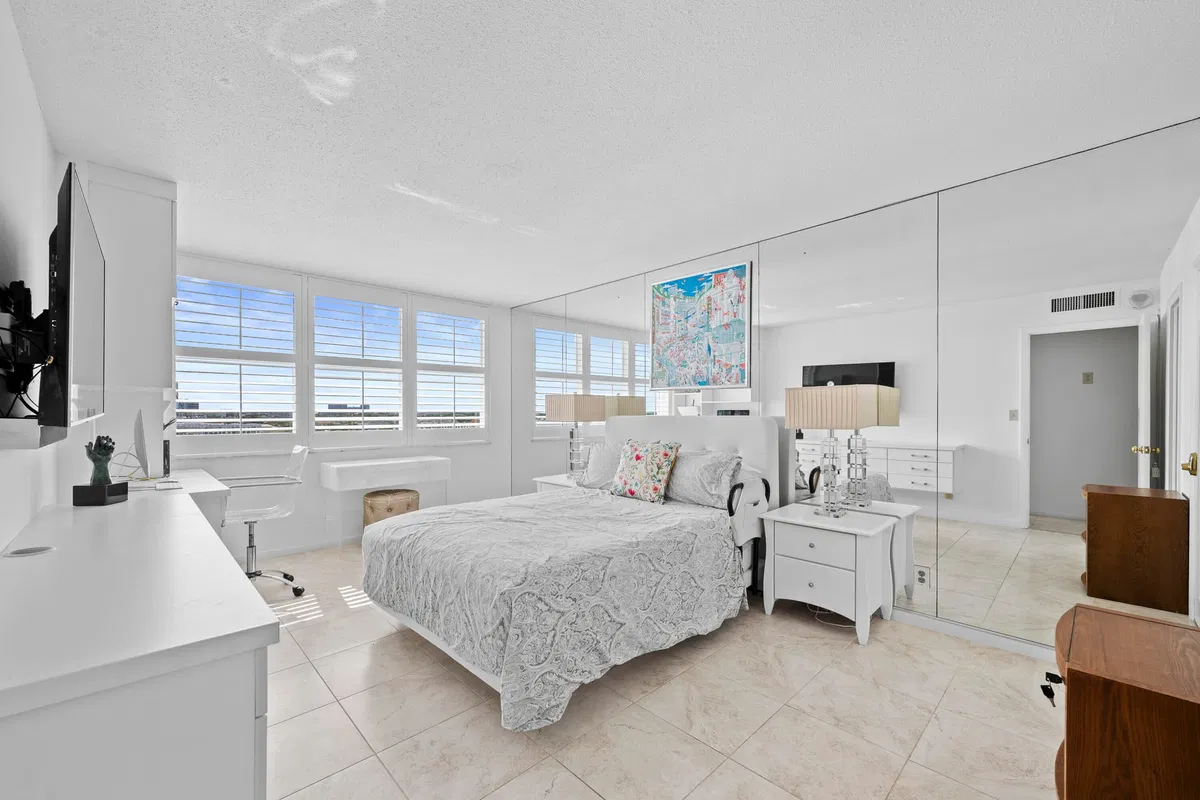 2600 N Flagler Unit 1007 photo 13