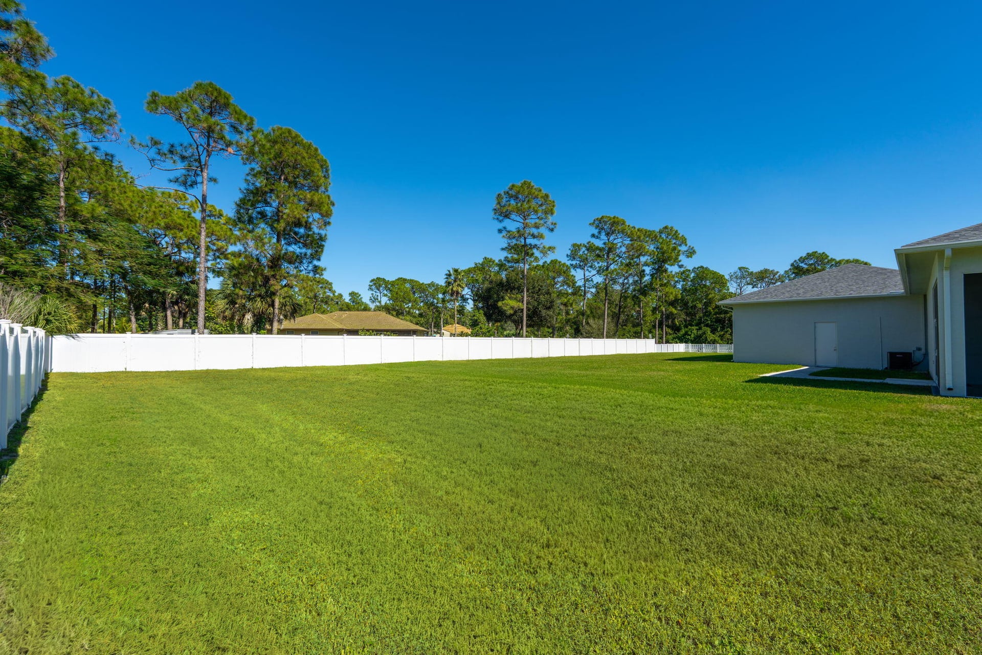Residence photo 61