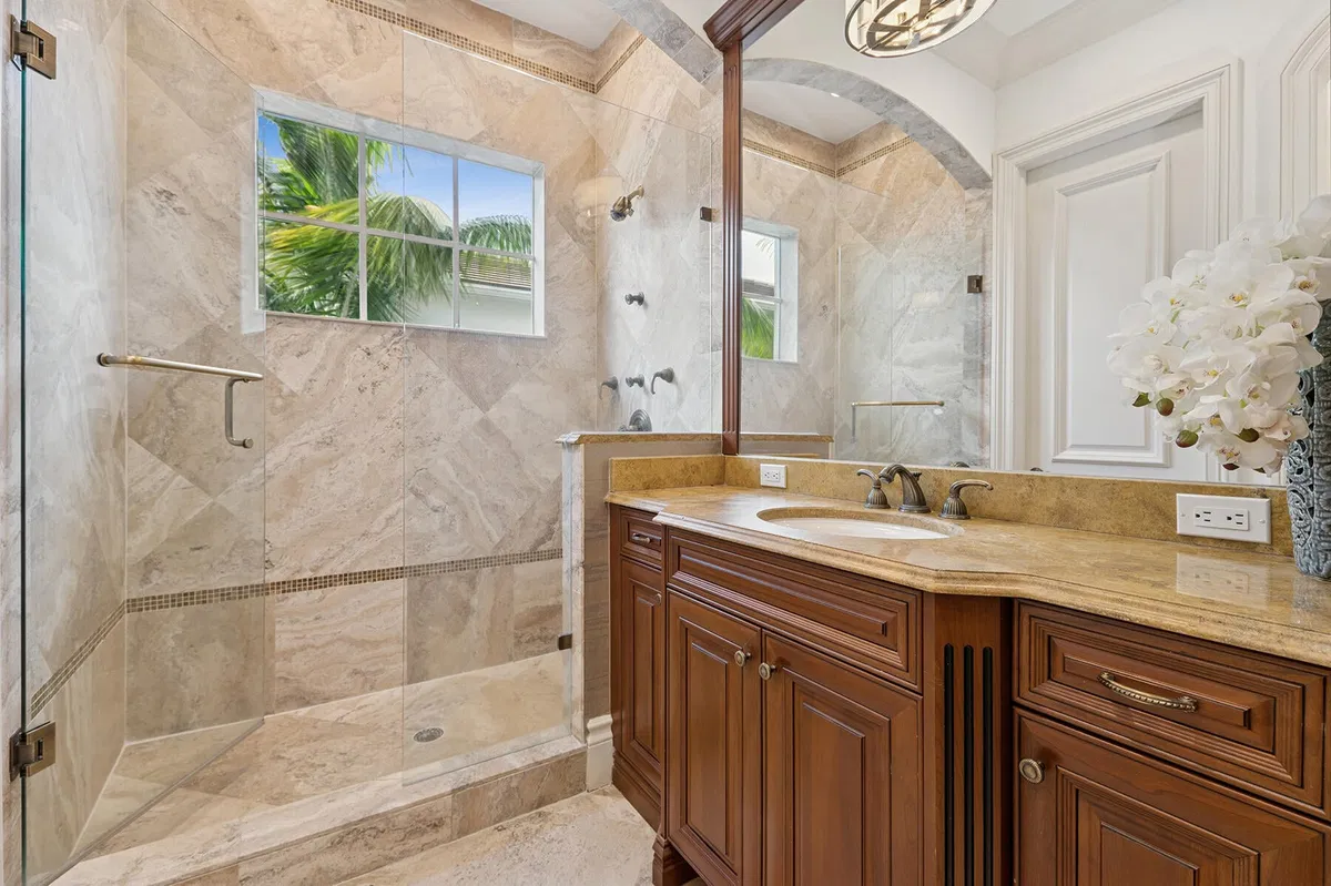 Royal Palm Yacht and Country Club Residence photo 28