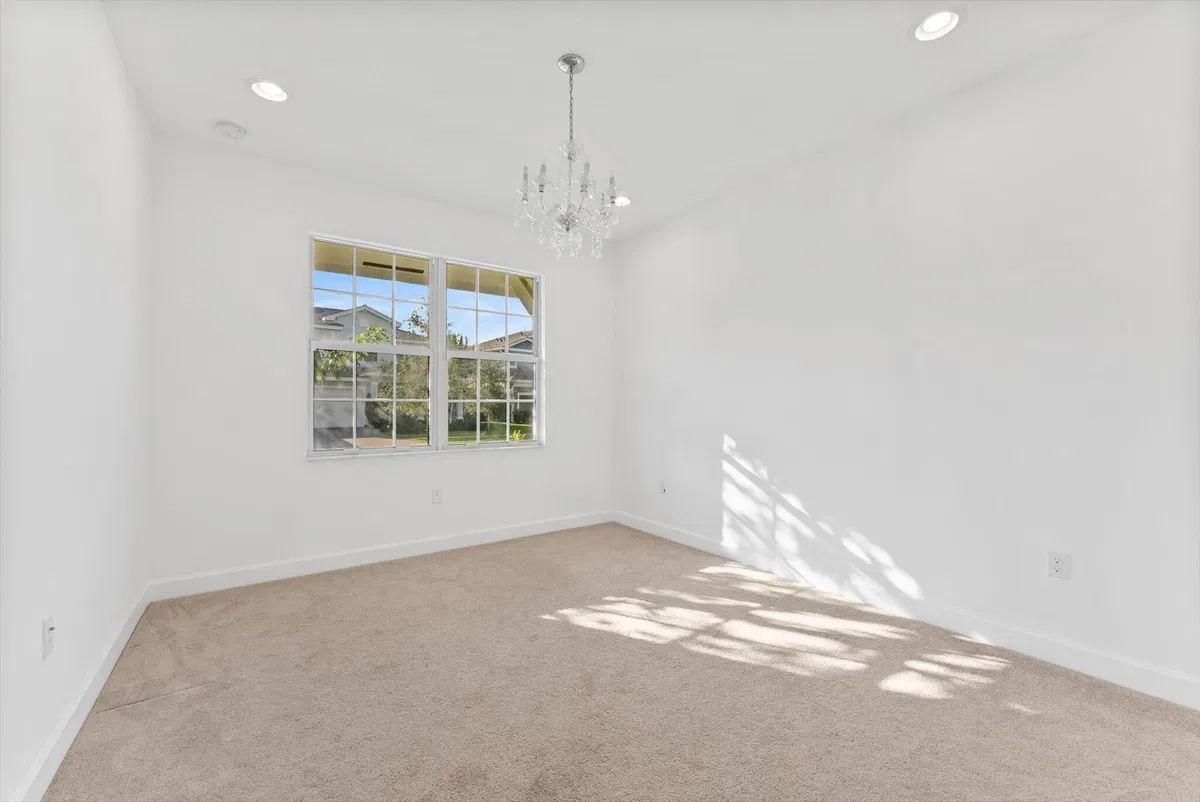  Residence photo 16