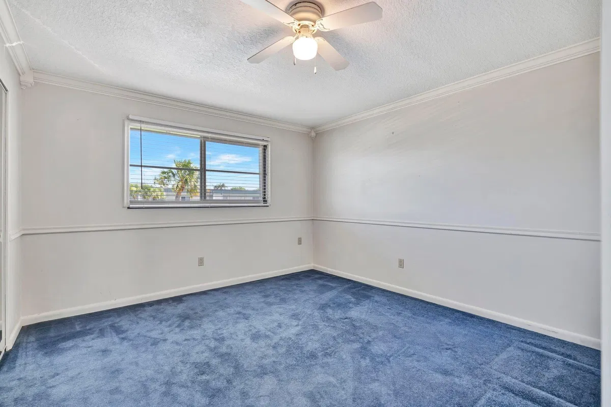 Unit 211 photo 19