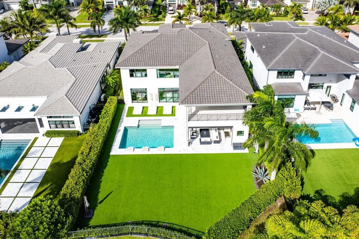 Boca Bridges Residence photo 4