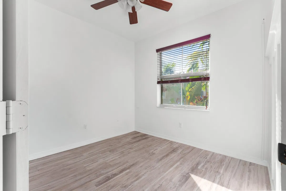  Residence photo 25