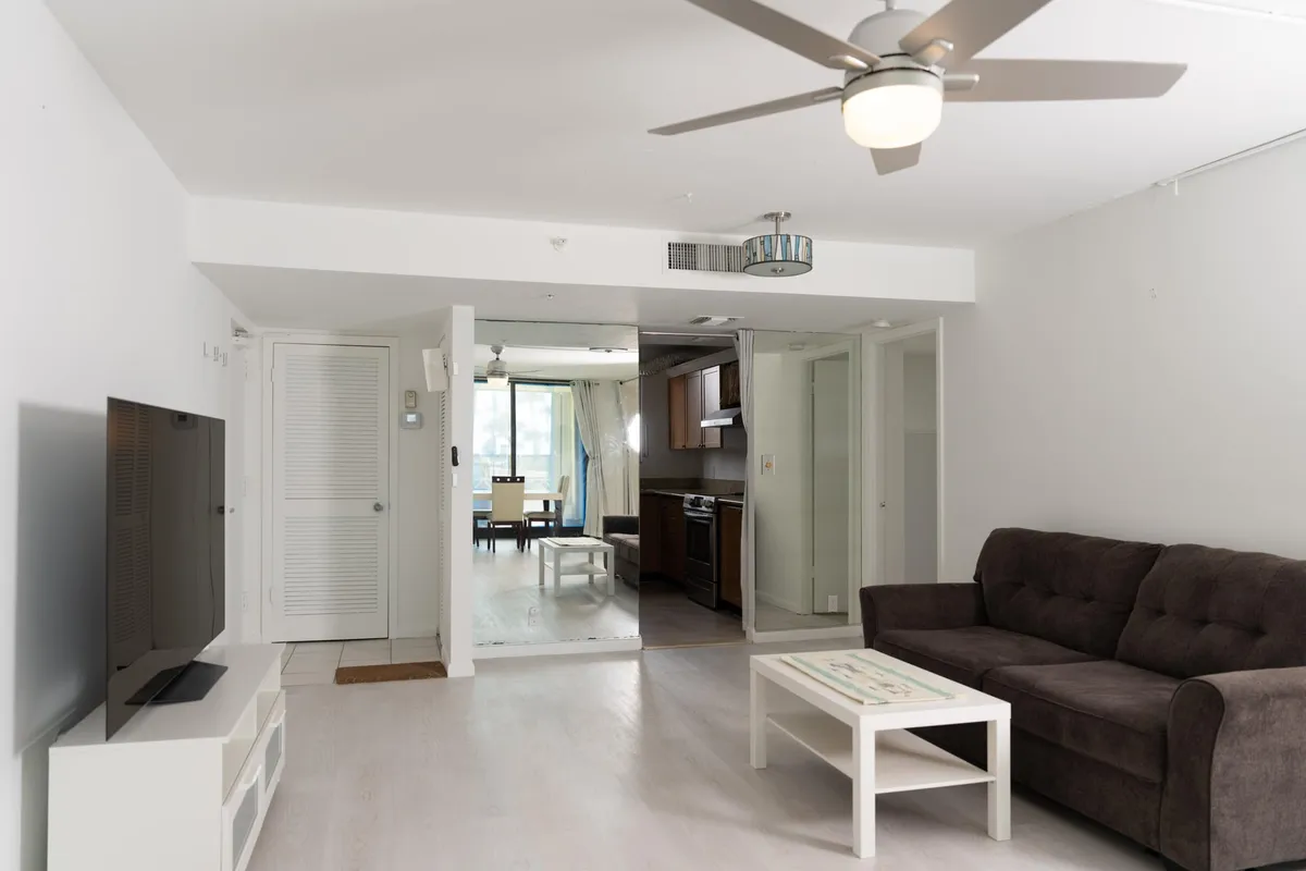 Unit 101 photo 16