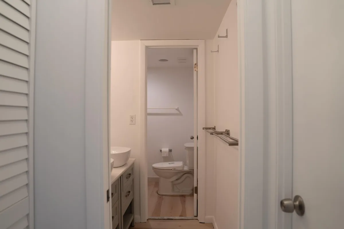 Unit 101 photo 19