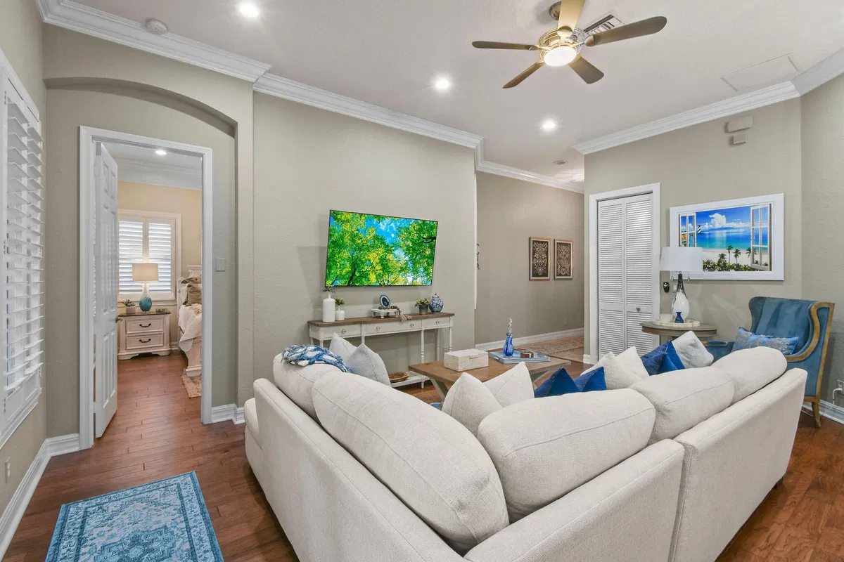 Canterbury Place Residence photo 10