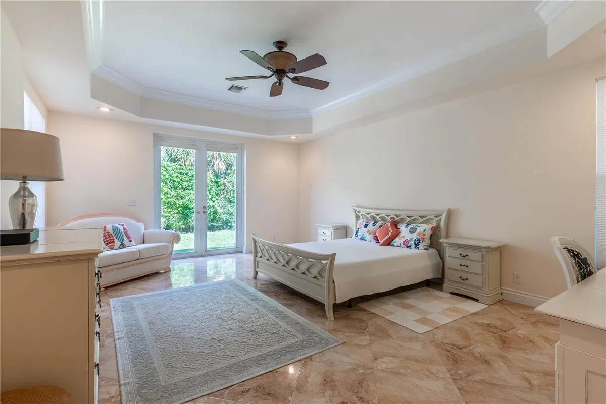 Residence photo 16