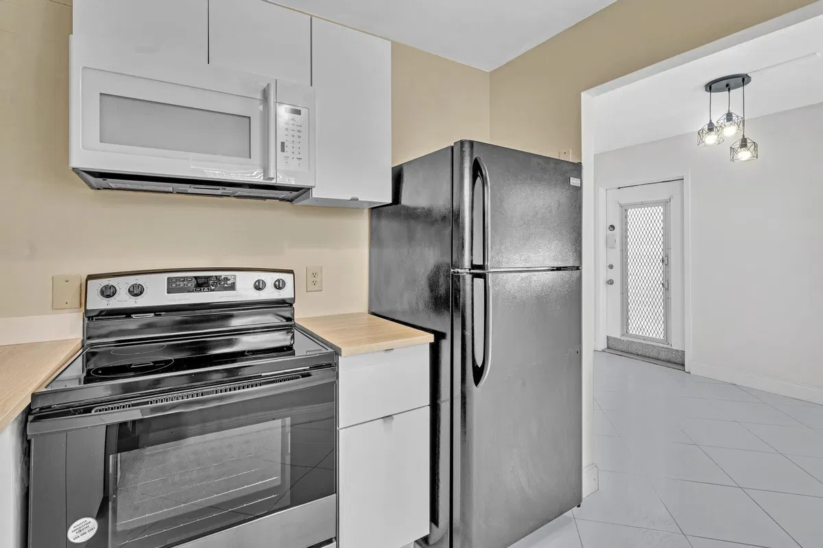 Unit H photo 7